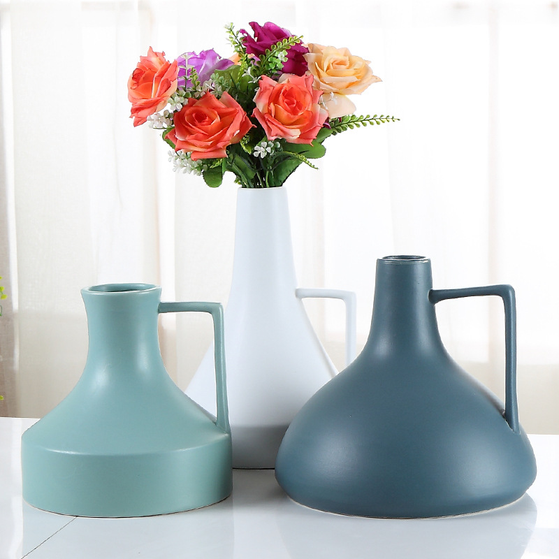 Tea port ceramic vase