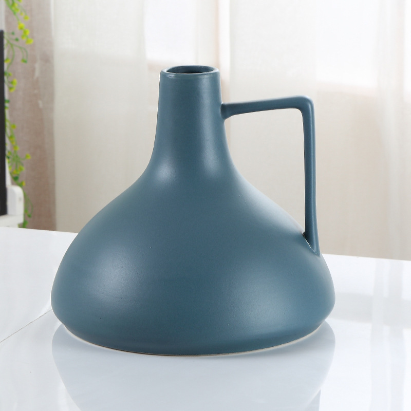 Tea port ceramic vase