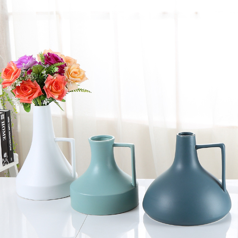 Tea port ceramic vase