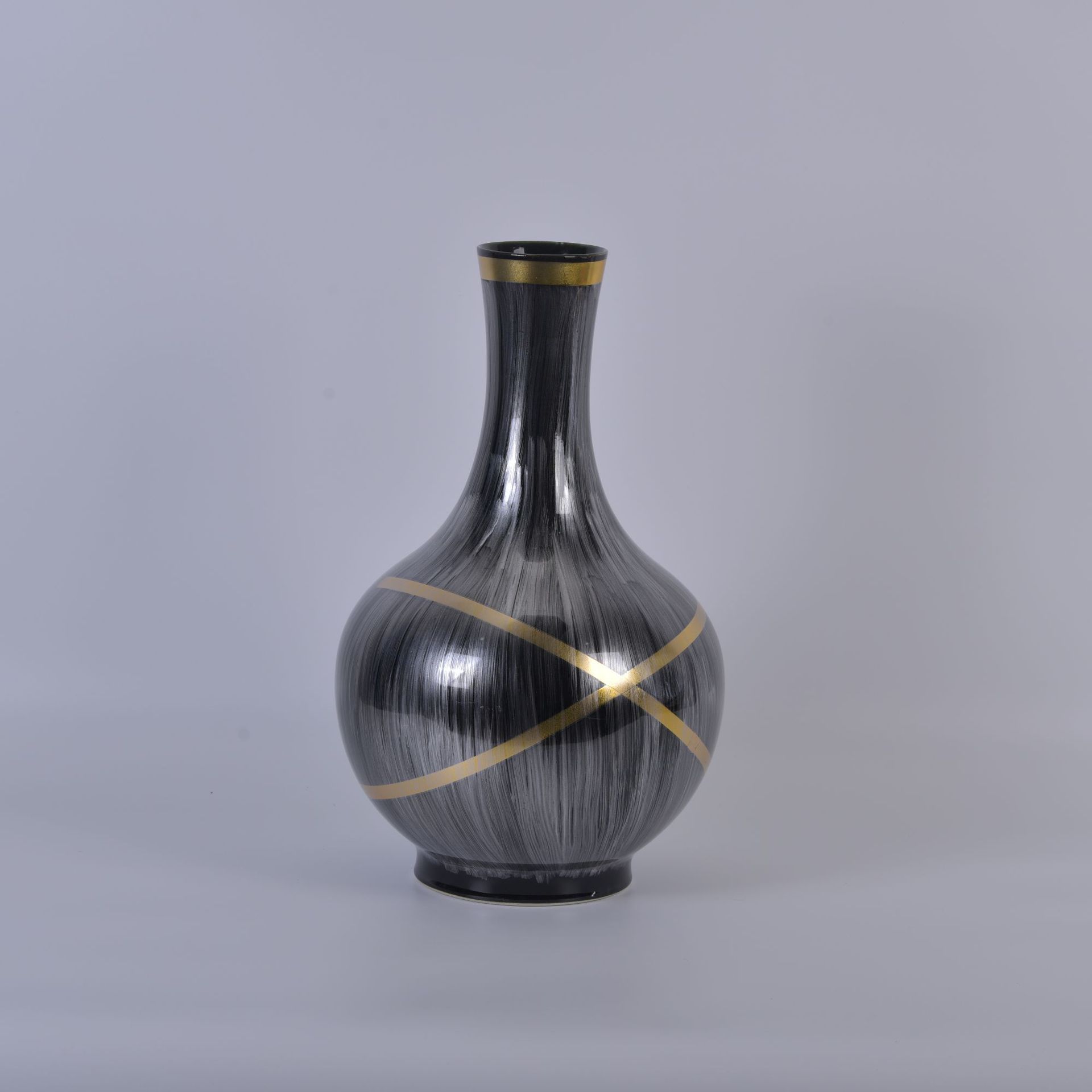 Creative ceramic vase (2112312)