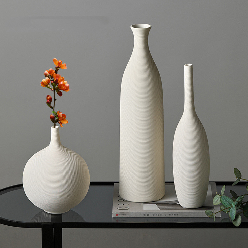 White ceramic vase (4)