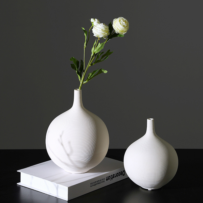 White ceramic vase (4)