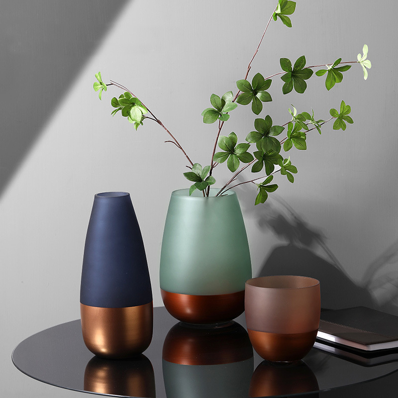 Glass vase up and down