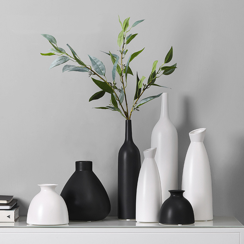 Ceramic vase "black and white 3"