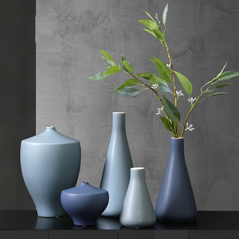 ceramic vase light blue (1)