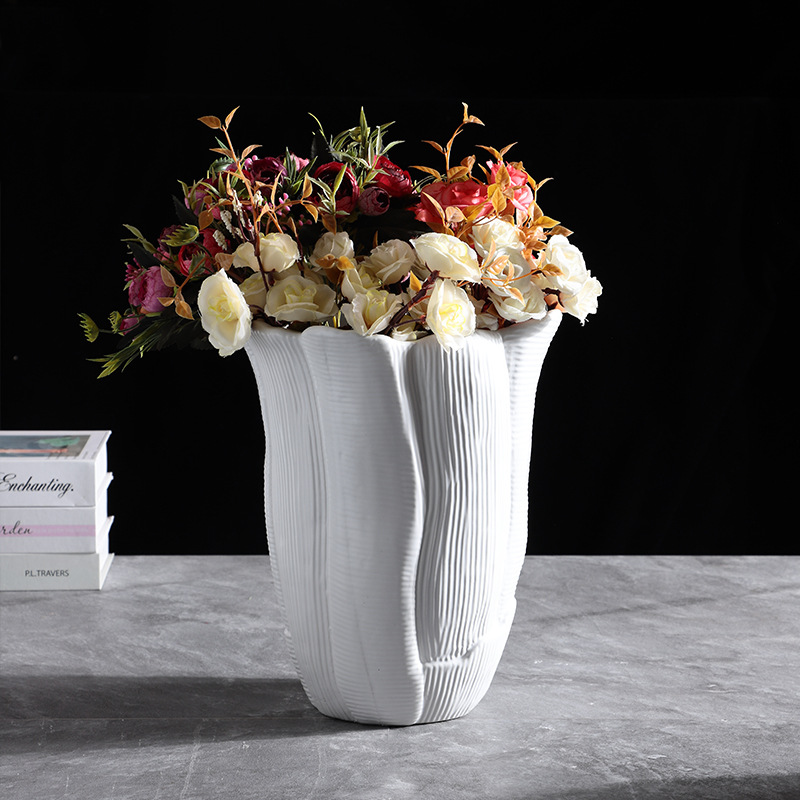Ceramic vase "modern" flowerv