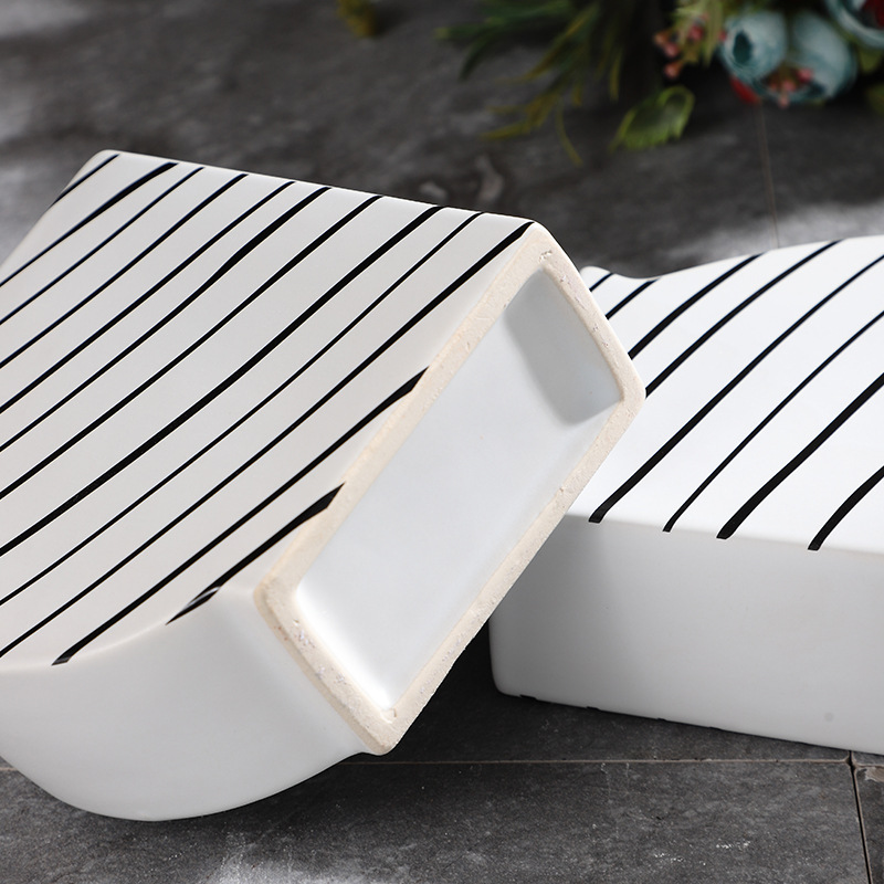 ceramic vase "moden 4"