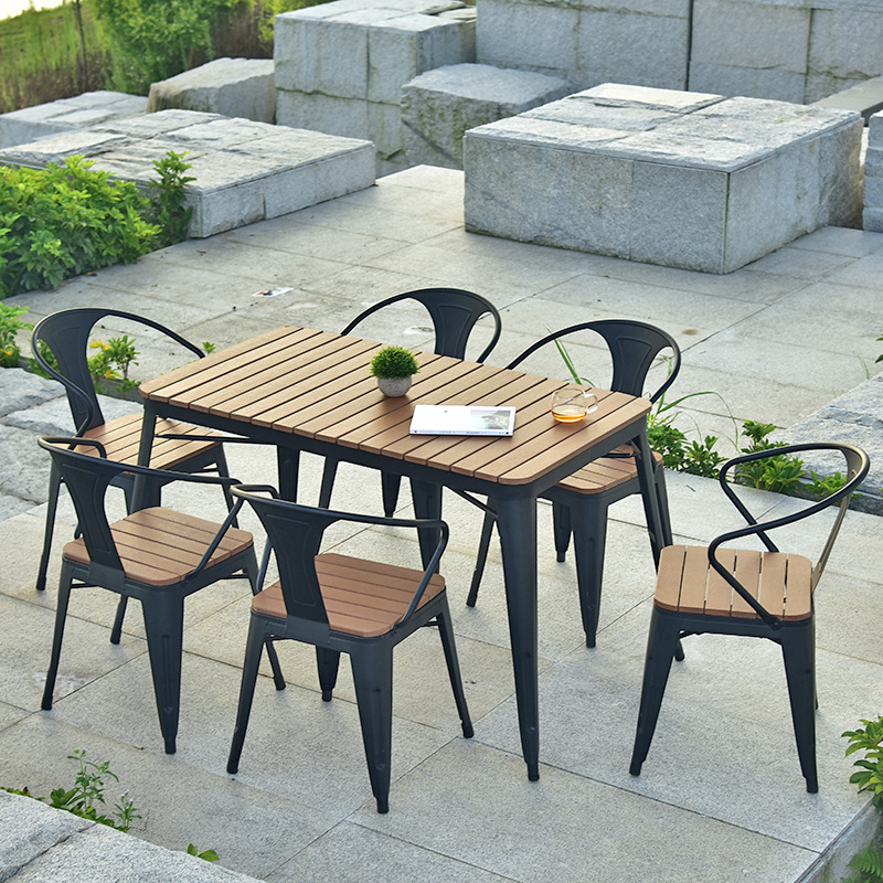 outdoor coffee table