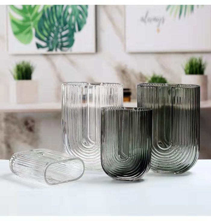 glass vase U